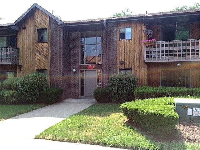 Primary Photo - 29 Riverview Dr