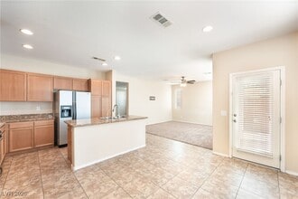 Building Photo - 10625 Mt Jefferson Ave