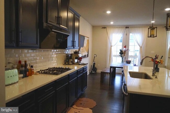 Building Photo - 730 Quarry Point Rd