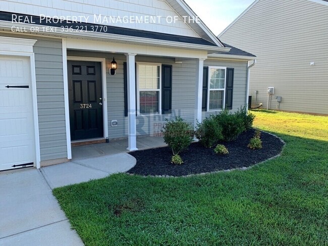 Building Photo - 3724 Hillrise Dr