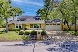 Building Photo - 2205 Prestonwood Dr