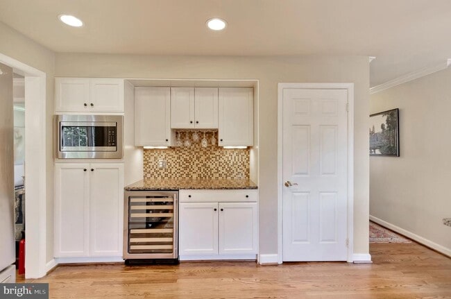 Building Photo - 1605 Sereno Ct