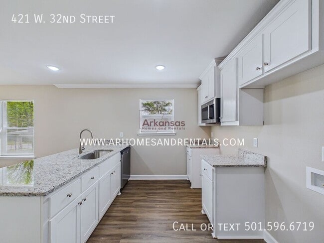 Foto del edificio - 421 W 32nd St