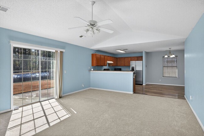 Foto del edificio - 3 Bedroom 2 Bathroom Single-family home in Port Wentworth - close to Savannah Airport, Savannah P...