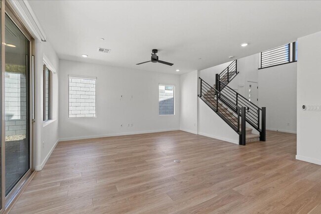 Foto del edificio - 10489 Mountain Aster Ave