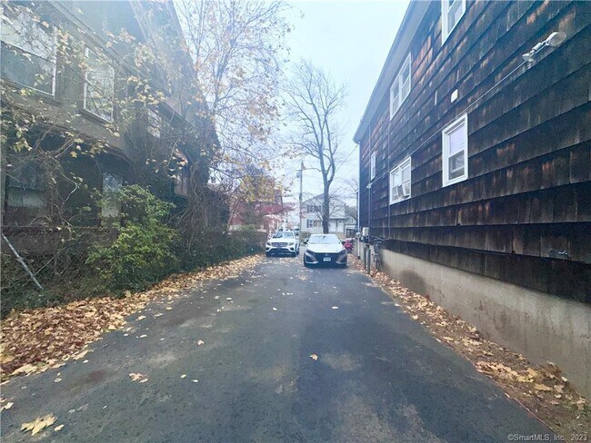 Foto del edificio - 104 Lenox Ave
