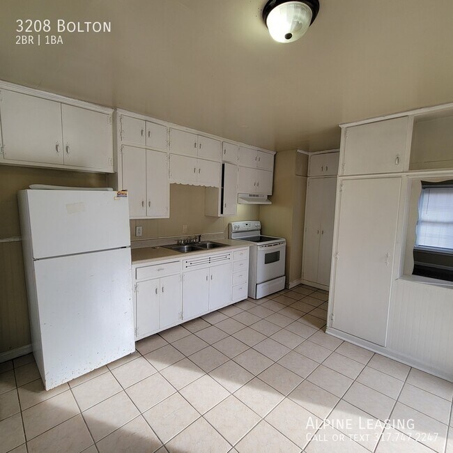Foto del edificio - CUTE NORTH-EAST INDIANAPOLIS HOME 2 BEDROO...