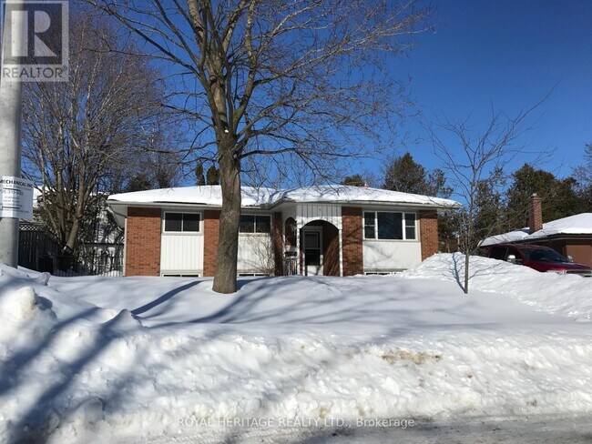 Photo du bâtiment - 900 Ellesmere Ave