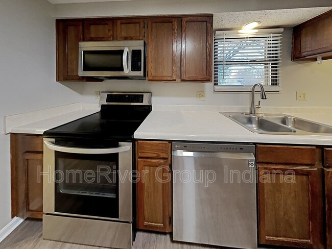 Building Photo - 7711 Sunblest Blvd