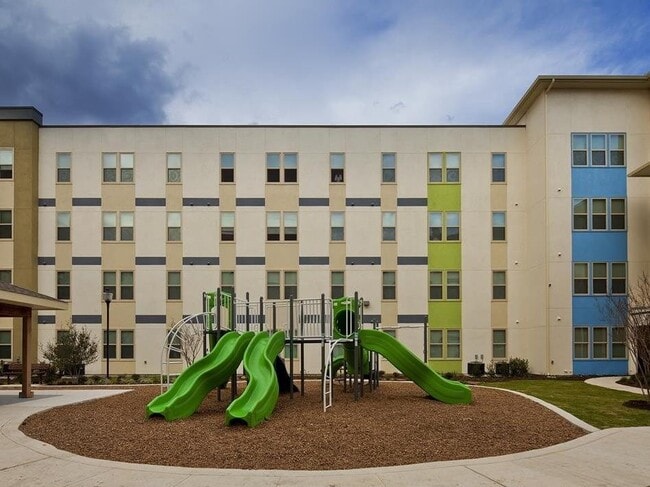 Building Photo - 703 N San Marcos