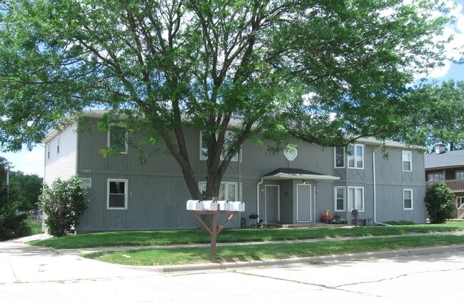 Building Photo - 1503 Northbrook Dr