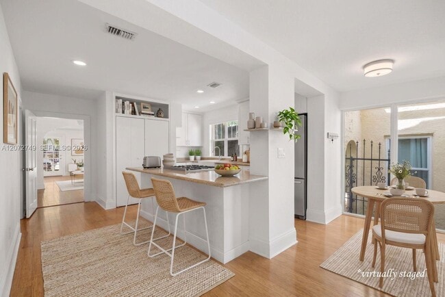 Building Photo - 2521 Inagua Ave