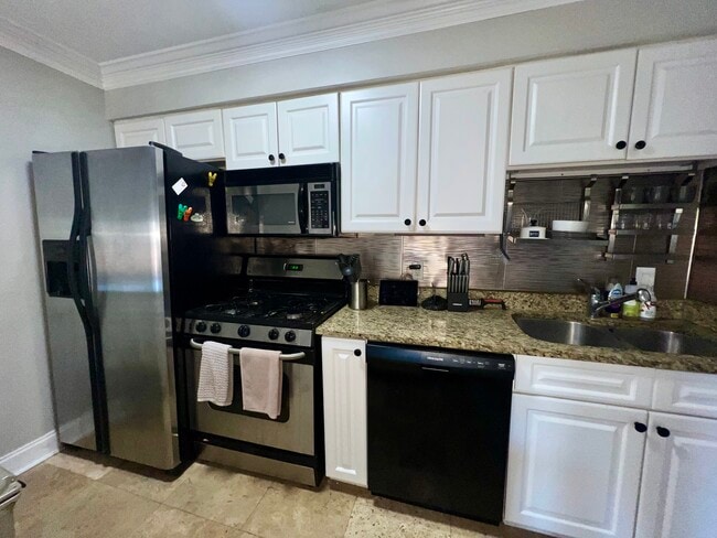 Cocina - 6980 Roswell Rd
