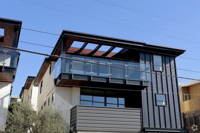 Building Photo - 1820-1834 Pacific Coast Hwy