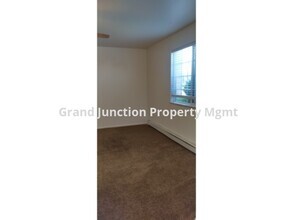 Building Photo - 493 Coronado Way