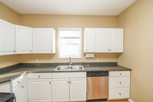 Foto del edificio - 817 W 12th St