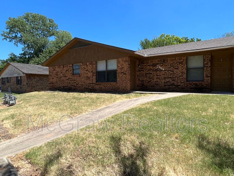 Primary Photo - 2609 Oakhurst Dr