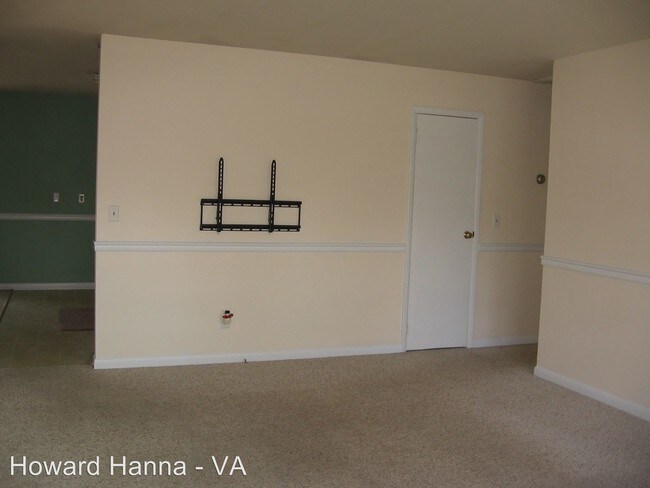 Building Photo - 3 br, 2 bath House - 220 Edgewood Drive