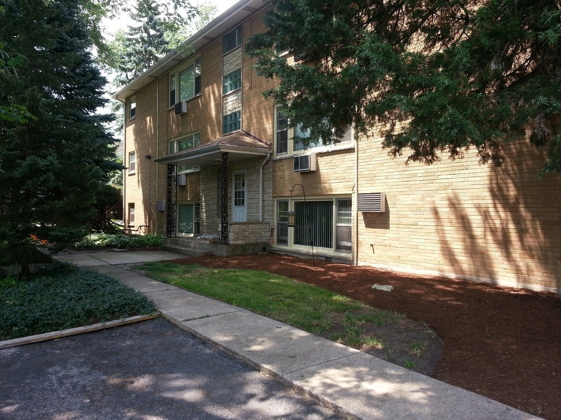 16 2nd St, Downers Grove, IL 60515 Apartments in Downers Grove, IL