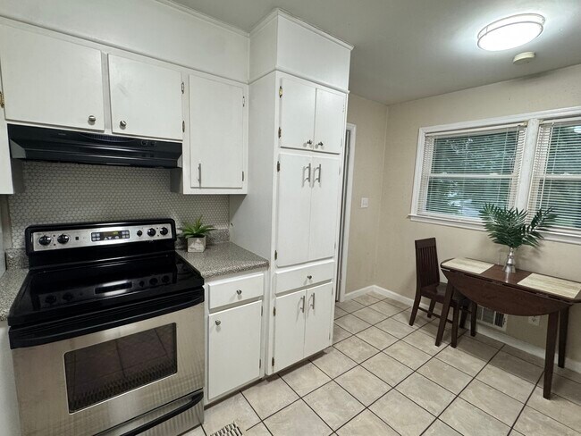 Foto del edificio - 4420 Gary Ln NW