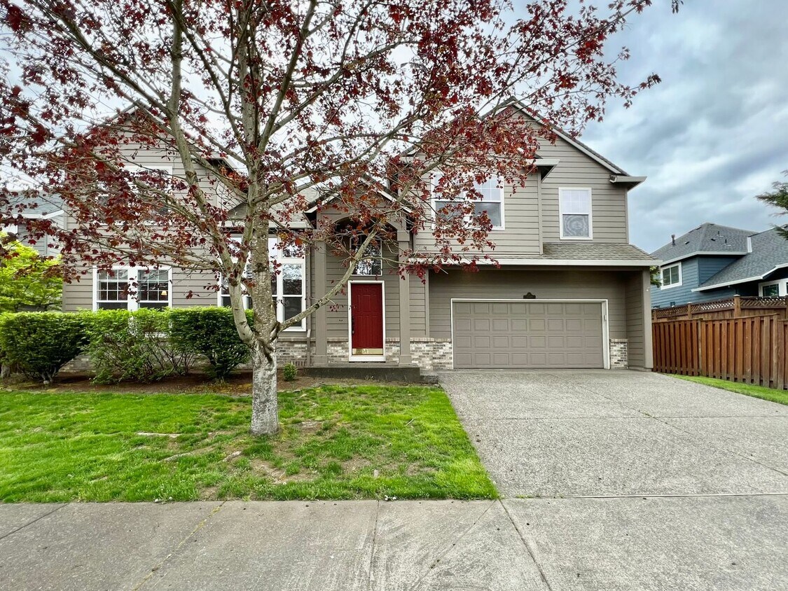 Primary Photo - Spacious 4 Bed, 2.5 Bath House!