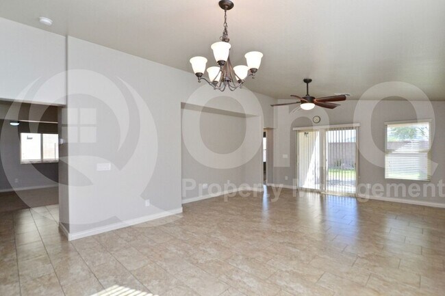 Building Photo - 2223 E Hazeltine Way