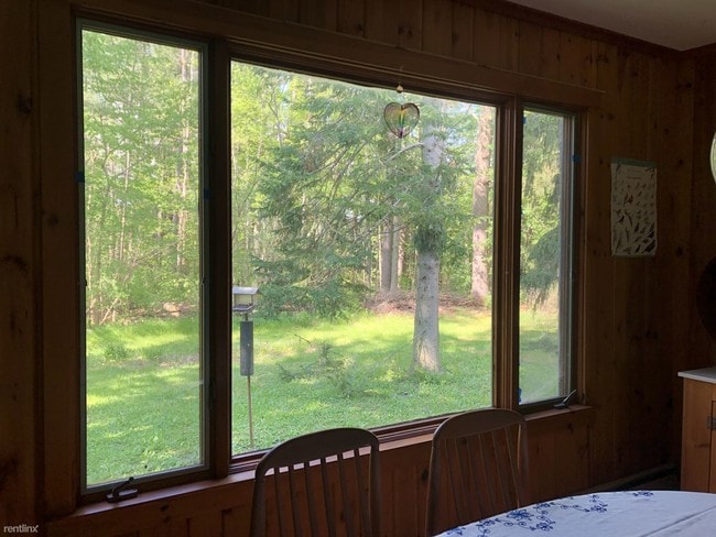 Building Photo - 3 br, 2 bath Duplex - Taughannock Hawk's L...
