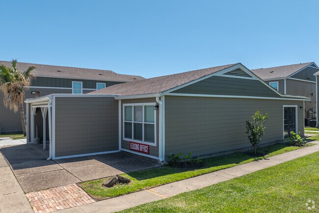 Oficina de arrendamiento - Midtown Apartments