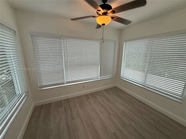 Foto del edificio - 1429 SW 23rd Terrace