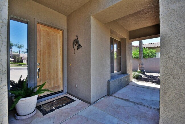 Foto del edificio - 483 W Carob Dr