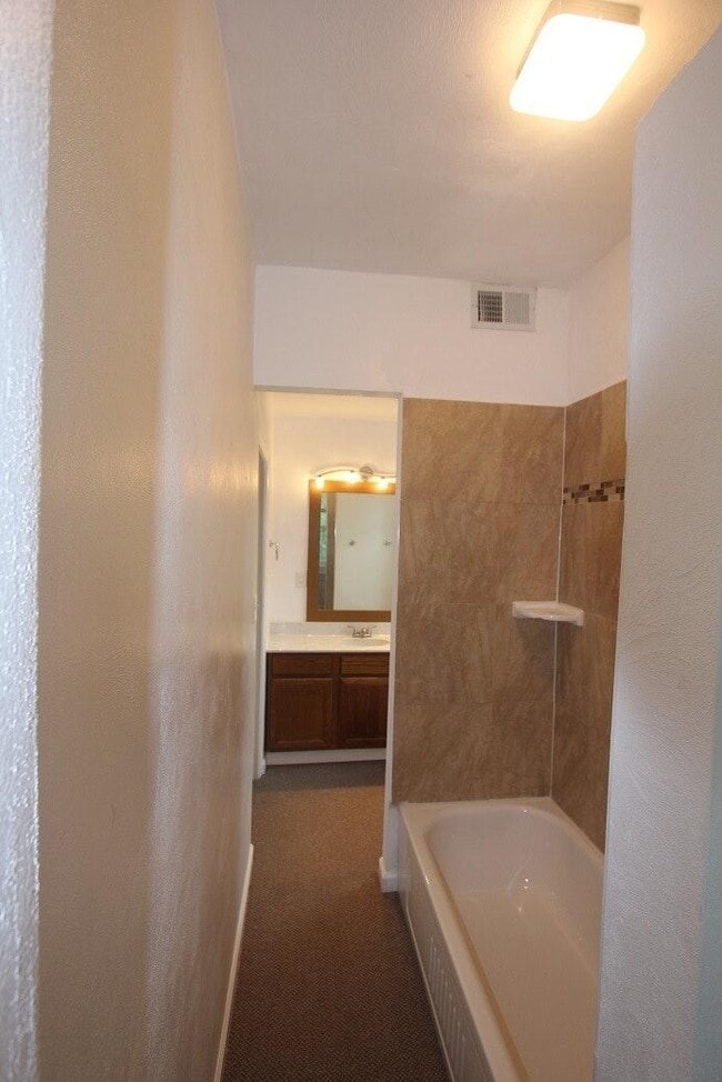 Baño - 6322 Victoria Ave