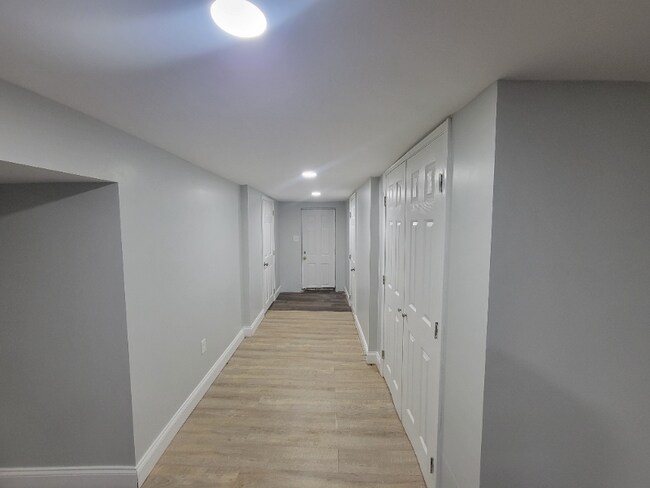 Building Photo - 5225 Linden Heights Ave