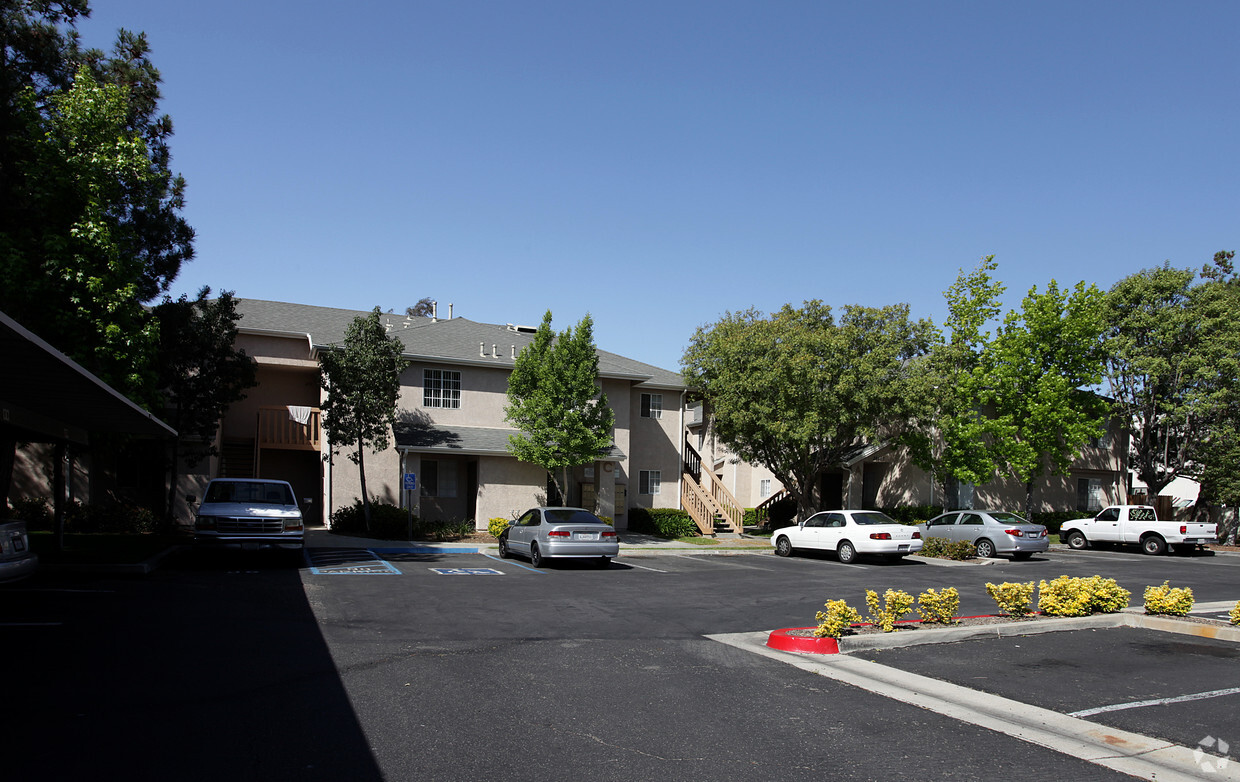 Building Photo - Willowbrook Apartments