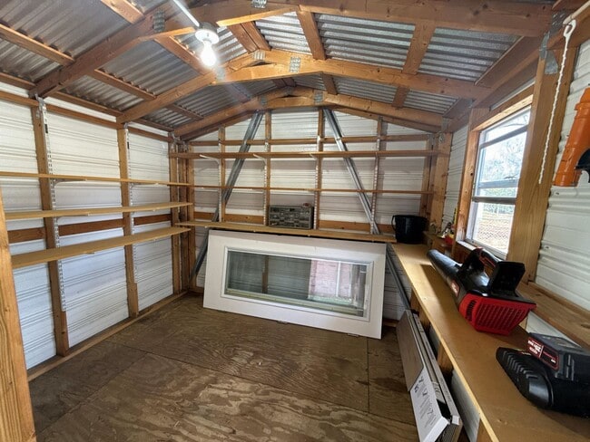 Building Photo - Stunning 2-bedroom, 2-bathroom home with large fenced in back yard.