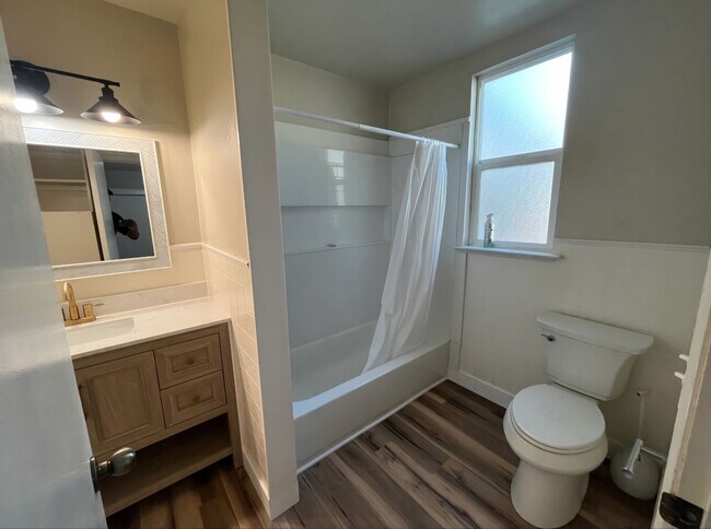 Foto del edificio - Updated Downtown Sonora Apartment