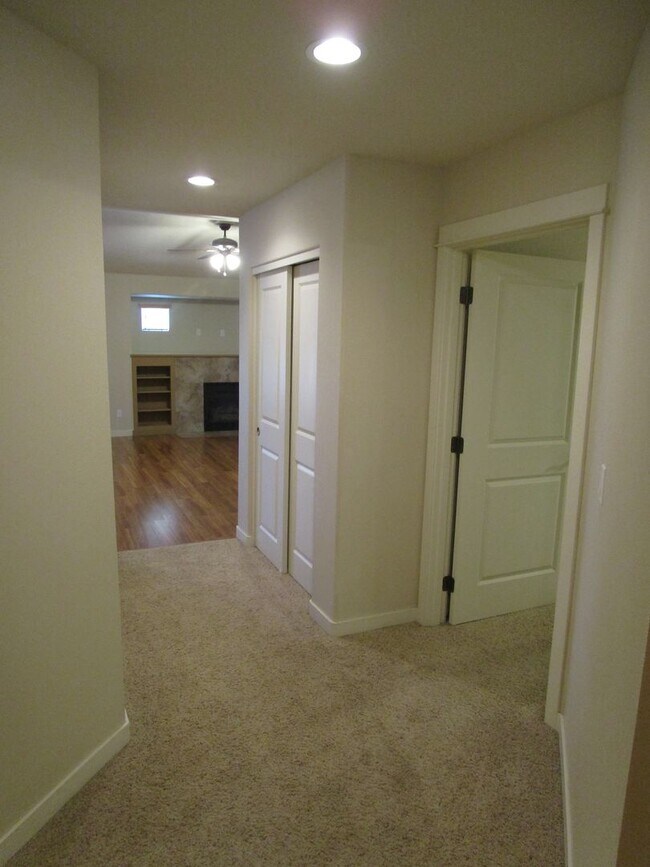 Foto del edificio - 3 Bedroom, 2 Bathroom on Corner Lot in Subdivision in North Prineville - Available Now!