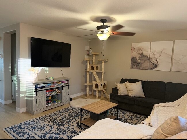 Building Photo - 30454 Silver Hawk Dr