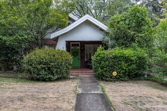 Building Photo - 2620 17th Ave