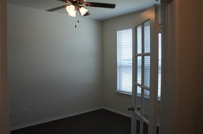 Building Photo - 1612 Cliffbrake Wy