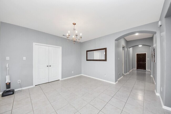 Foto del edificio - 3714 Tirranna Dr