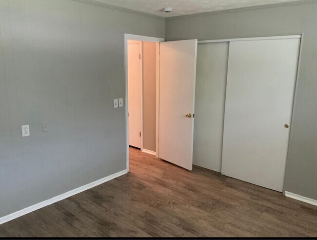 Foto del edificio - 4634 Waverly Ln