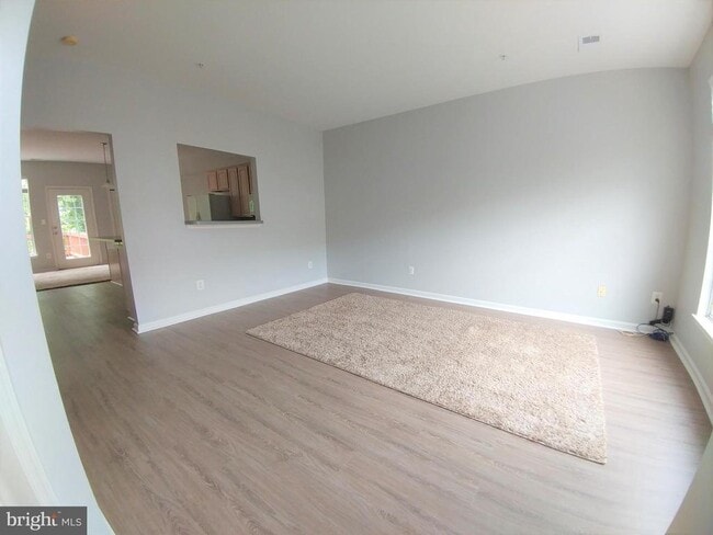 Building Photo - 8 Harbour Heights Dr