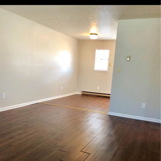 Building Photo - 212 Elm St