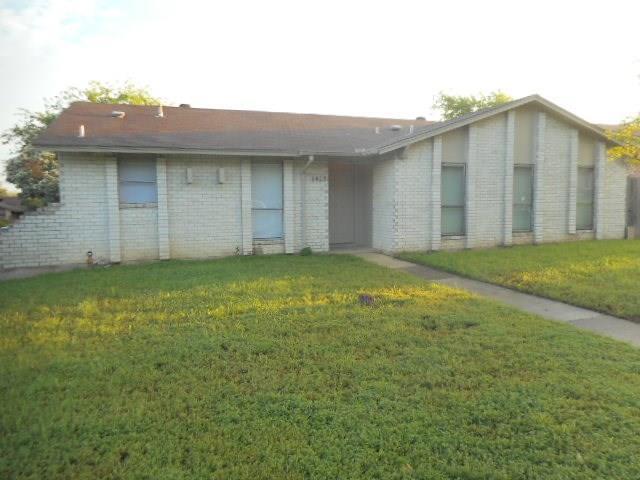 Primary Photo - 1405 Taperwicke Dr