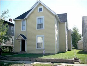 Building Photo - 219 E 8th St