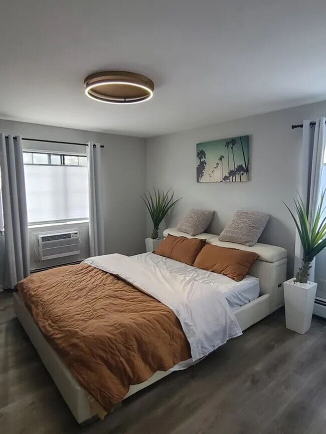Foto del edificio - 1 Bed 1 Bath Available in Chatham