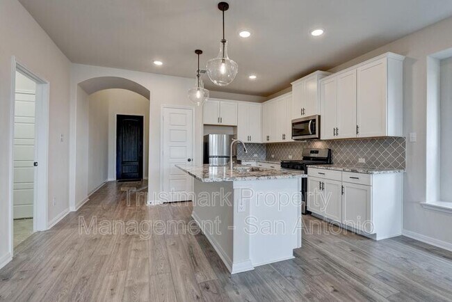 Building Photo - 9007 Shady Mountain
