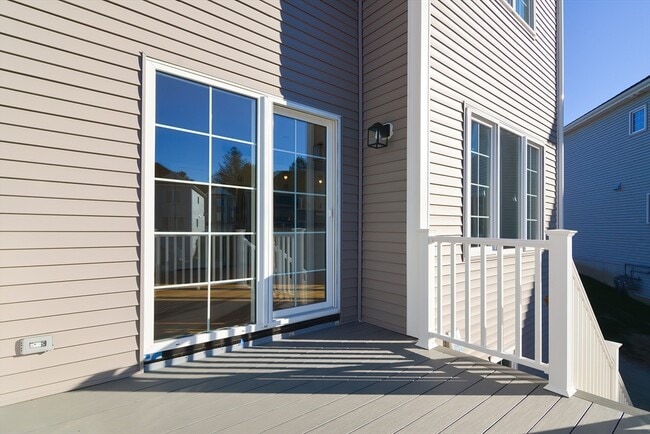 Building Photo - 76 Pouts Ln