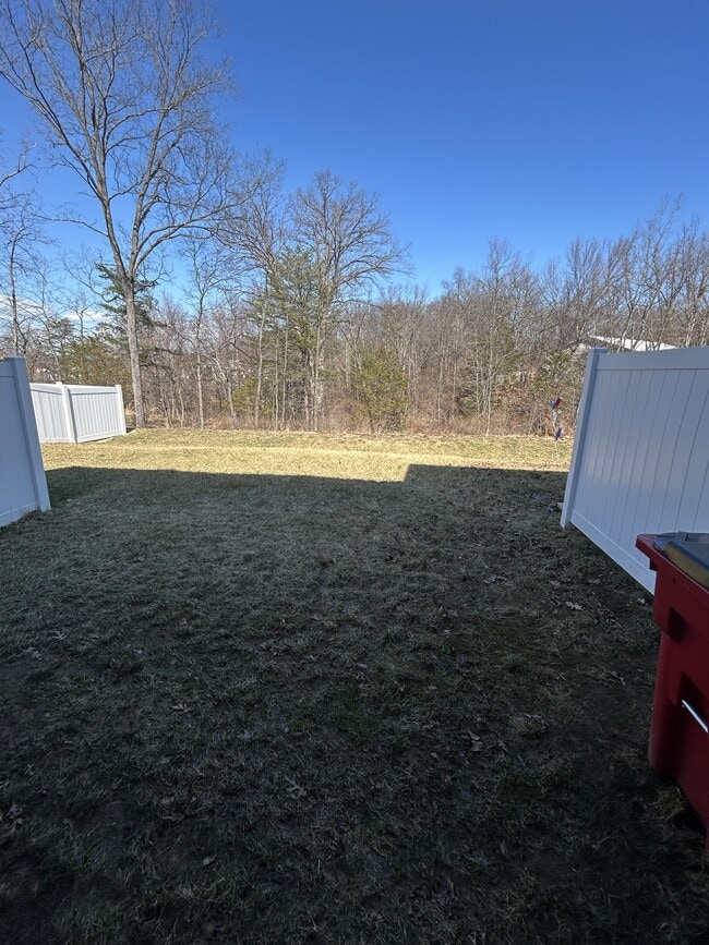 Foto del edificio - 64 Balsam Ct