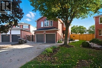 Building Photo - 126 Buyson Crescent